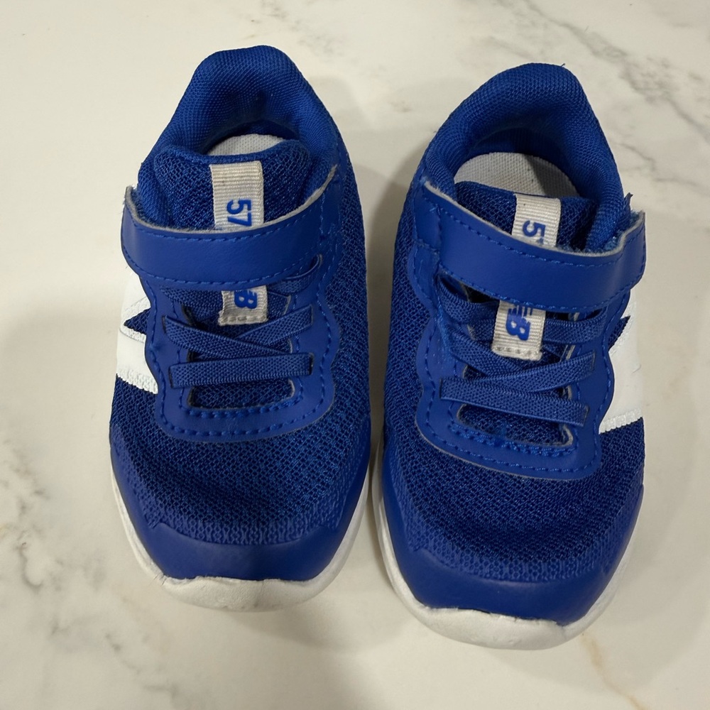 Toddler Blue Athletic Sneakers - Brand: New Balance size 6W Toddler